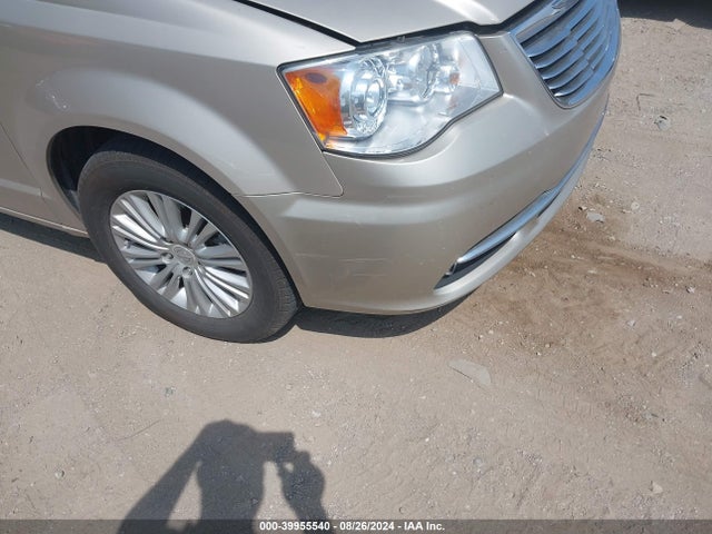 2C4RC1GG5ER150125 Chrysler Town & Country Limited
