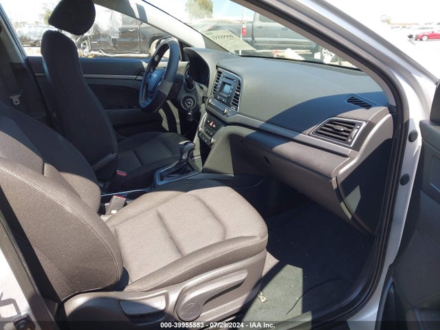 Hyundai ELANTRA SE 2018 KMHD74LF1JU562984 Image 5