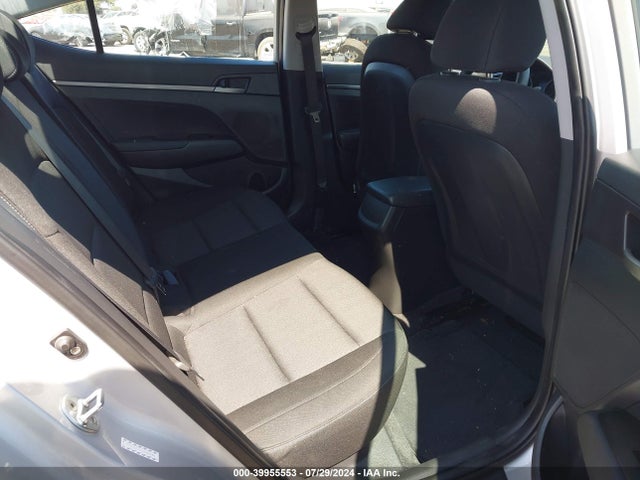 Hyundai ELANTRA SE 2018 KMHD74LF1JU562984 Image 8