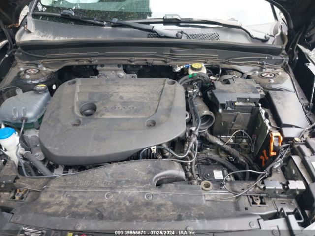 YV4L12UE2P2041933 Volvo Xc40 B5 Plus Bright Theme