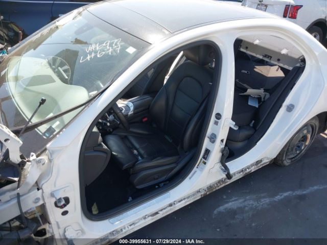 55SWF4JB0HU226972 Mercedes-Benz C 300 Luxury/sport