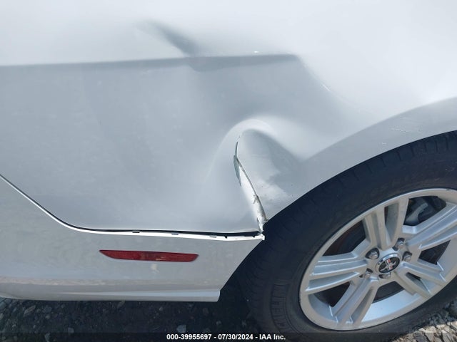 Ford Mustang V6 2014 1ZVBP8AM4E5257366 Image 18