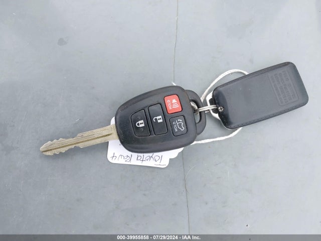 Toyota Rav4 Xle 2016 2T3RFREV7GW410959 Image 11