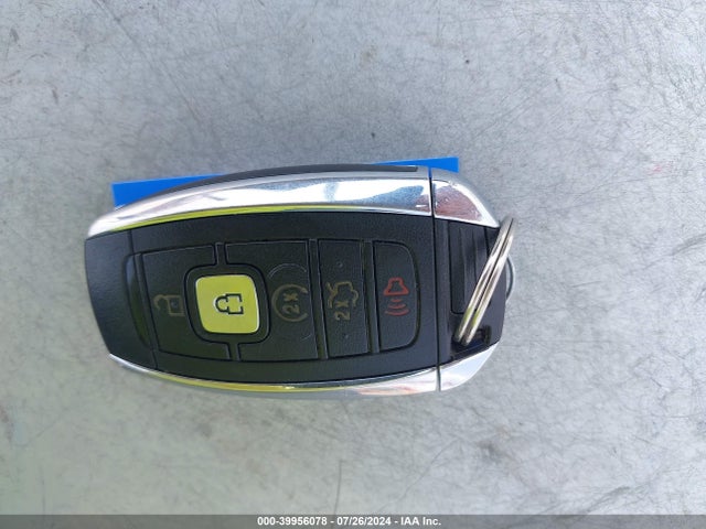 2LMPJ8LR6JBL47837 Lincoln Mkx Reserve