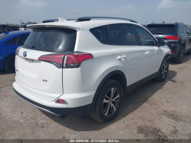 Toyota Rav4 Xle 2017 JTMWFREV1HJ722343 Image 4