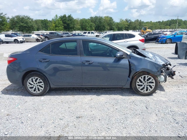 Toyota COROLLA LE 2018 2T1BURHE1JC021531 Image 13