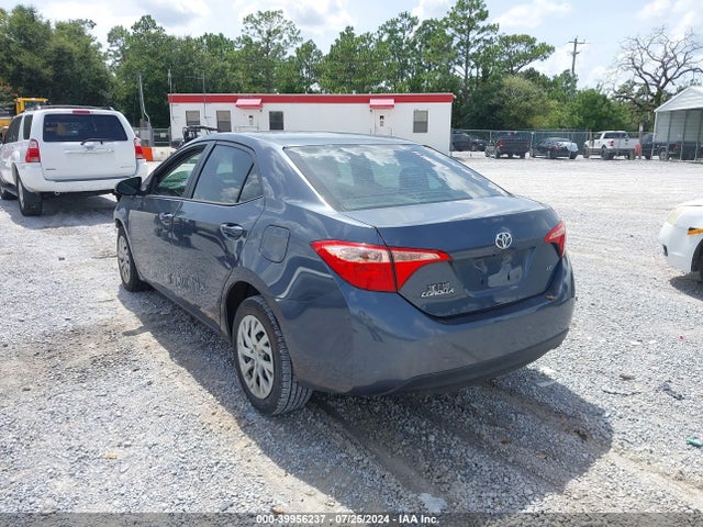 Toyota COROLLA LE 2018 2T1BURHE1JC021531 Image 3