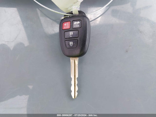 Toyota COROLLA LE 2016 5YFBURHE0GP400979 Image 11
