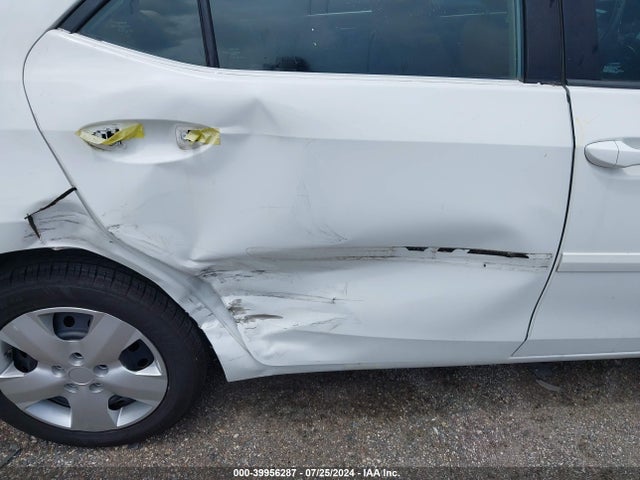 Toyota COROLLA LE 2016 5YFBURHE0GP400979 Image 14