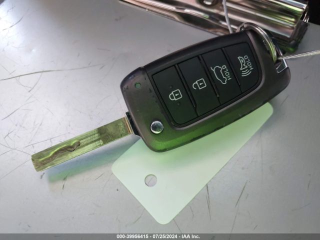 5NMS2CAD3KH097266 Hyundai Santa Fe Se