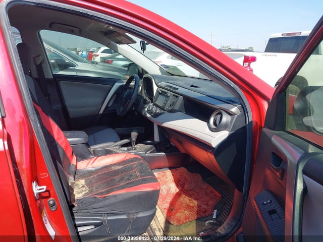 Toyota RAV4 LE 2015 JTMZFREV3FJ055964 Image 5