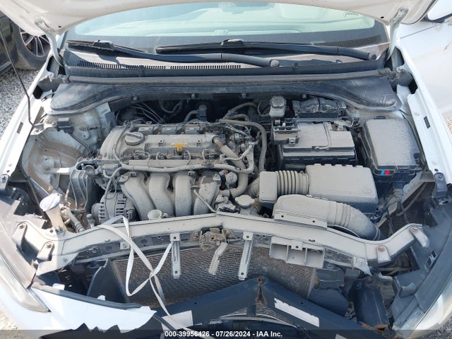 5NPD74LF6JH238590 Hyundai ELANTRA SE