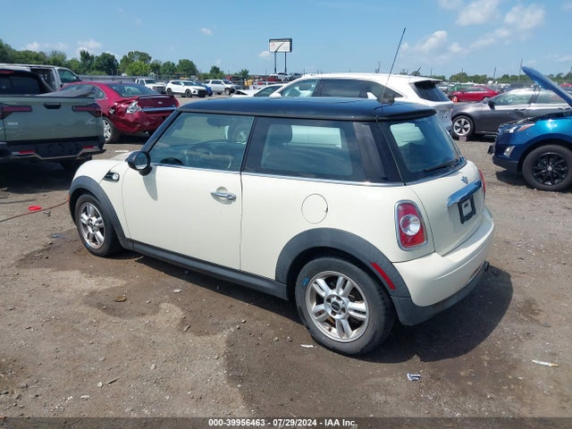 2013 MINI HARDTOP WMWSU3C51DT692471 Photo 2