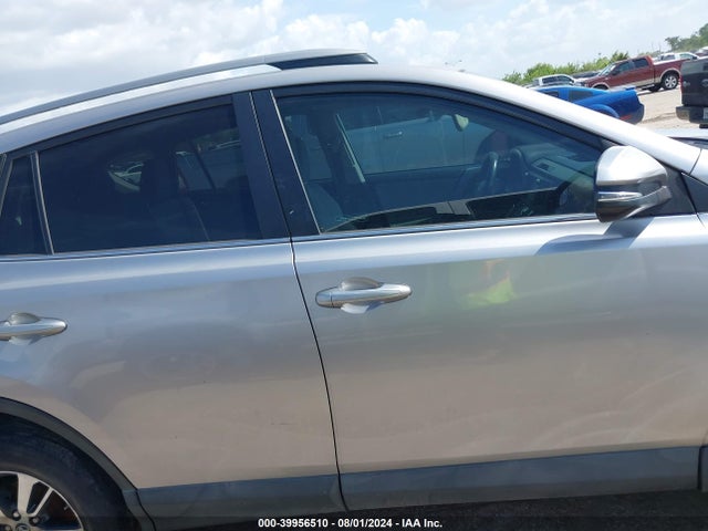 Toyota Rav4 Xle 2017 2T3WFREV0HW331797 Image 13