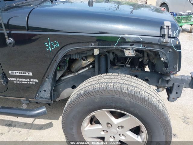 1C4BJWDG8EL127827 Jeep Wrangler Unlimited Sport