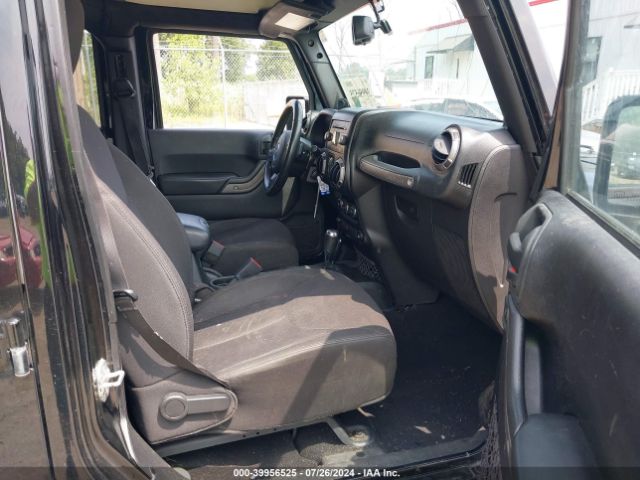 1C4BJWDG8EL127827 Jeep Wrangler Unlimited Sport