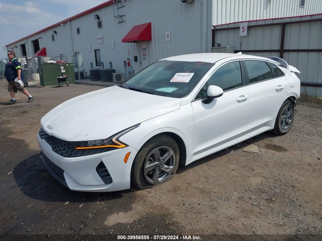 KIA K5 LXS 2023 5XXG14J20PG194914 Image 2