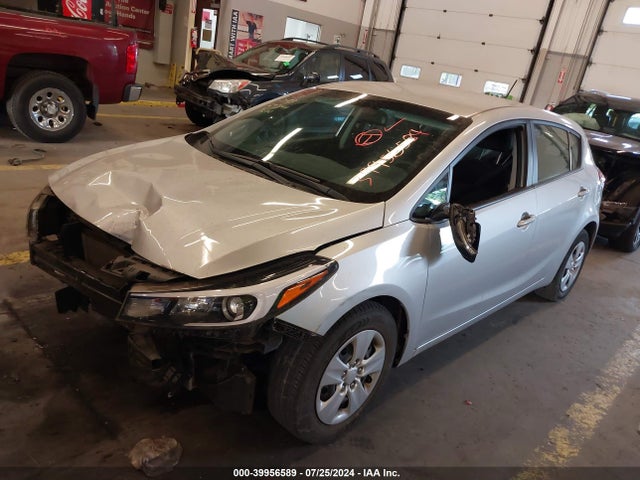KIA FORTE LX 2017 KNAFK5A80H5731092 Image 2