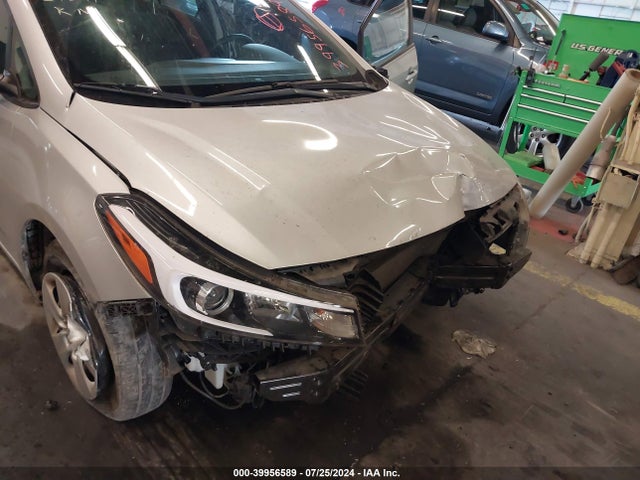 KIA FORTE LX 2017 KNAFK5A80H5731092 Image 6