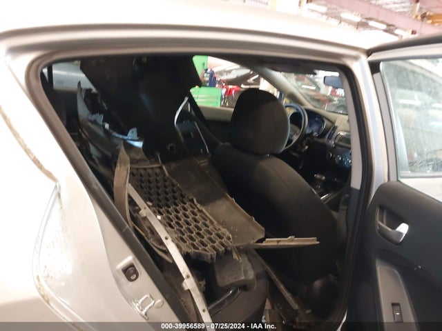 KIA FORTE LX 2017 KNAFK5A80H5731092 Image 8