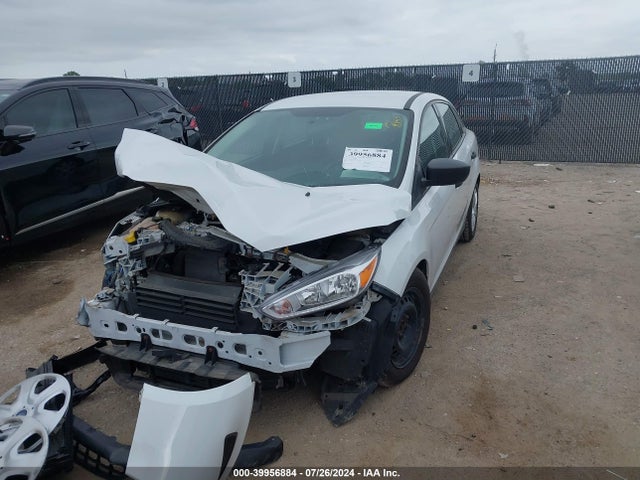 Ford FOCUS S 2015 1FADP3E29FL297372 Image 2