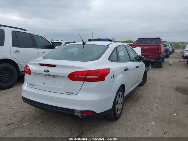 Ford FOCUS S 2015 1FADP3E29FL297372 Image 4