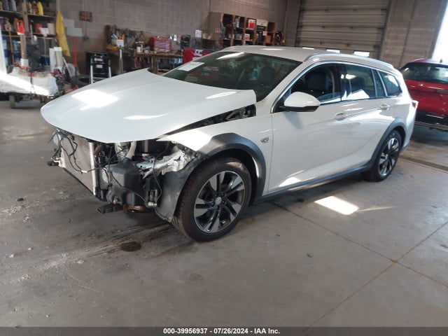 W04GV8SXXJ1175354 Buick Regal Tourx Essence