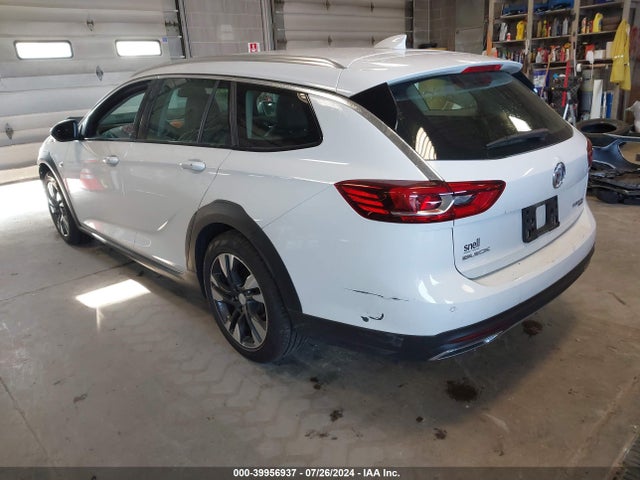W04GV8SXXJ1175354 Buick Regal Tourx Essence
