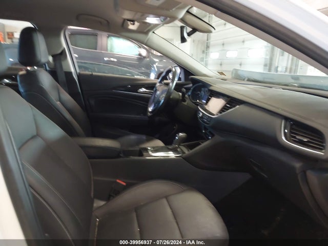 W04GV8SXXJ1175354 Buick Regal Tourx Essence