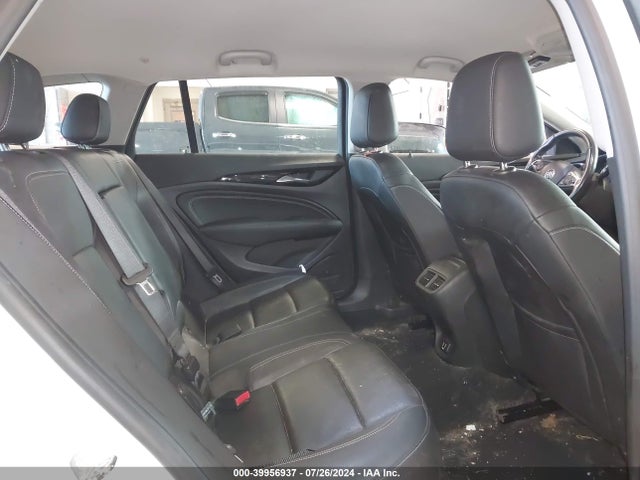 W04GV8SXXJ1175354 Buick Regal Tourx Essence