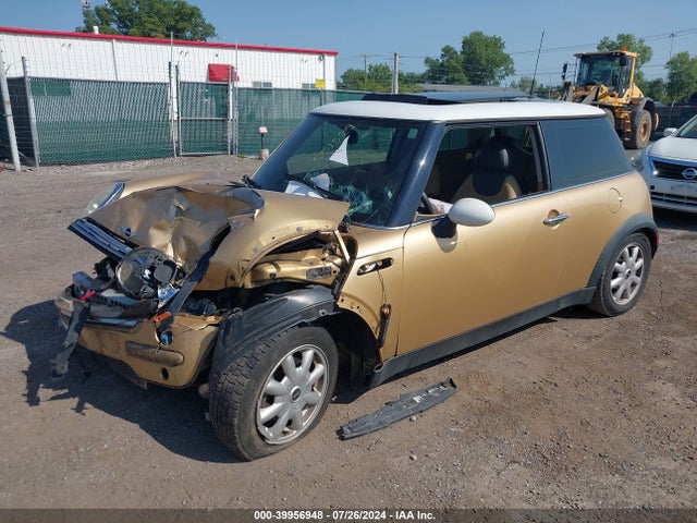 2004 MINI COOPER WMWRC334X4TC51529 Photo 1