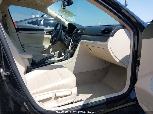 1VWBS7A36EC072747 Volkswagen Passat 1.8t Se