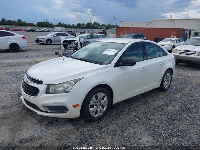 Chevrolet Cruze Ls Manual 2015 1G1PB5SH6F7194972 Image 2