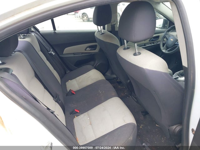 Chevrolet Cruze Ls Manual 2015 1G1PB5SH6F7194972 Image 8