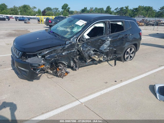 3C4NJDBB4JT144308 Jeep Compass Latitude 4x4