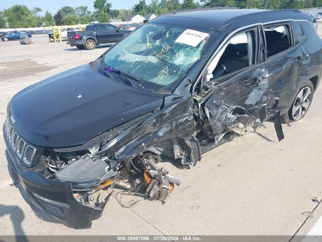 3C4NJDBB4JT144308 Jeep Compass Latitude 4x4