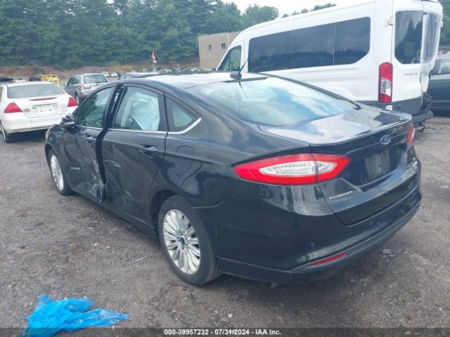 3FA6P0LUXFR133965 Ford Fusion Hybrid Se