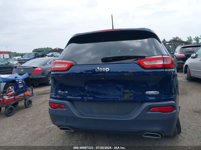 1C4PJMCX9JD558080 Jeep Cherokee Latitude 4x4