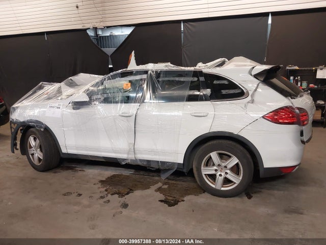 Продаж на аукціоні авто 2013 Porsche Cayenne, vin: WP1AA2A29DLA03110, номер лоту: 39957388