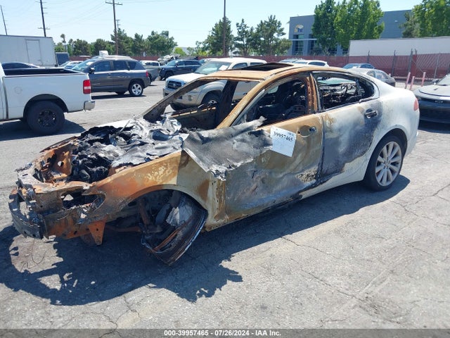 2011 JAGUAR XF SAJWA0GB5BLR86031 Photo 1