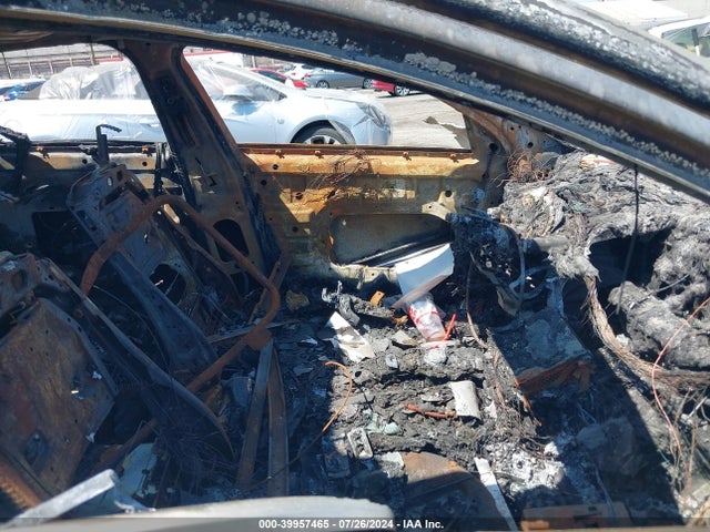 2011 JAGUAR XF SAJWA0GB5BLR86031 Photo 4