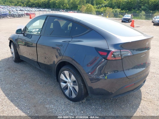 2024 TESLA MODEL Y 7SAYGDEE9RA226501 Photo 2