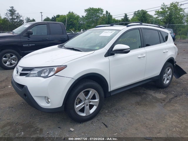 Toyota Rav4 Xle 2014 JTMWFREV1EJ023418 Image 2