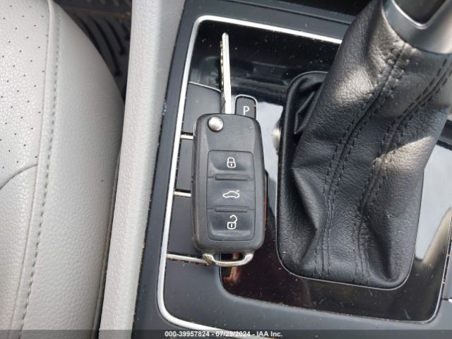 1VWAS7A3XEC036054 Volkswagen Passat 1.8t Wolfsburg Edition