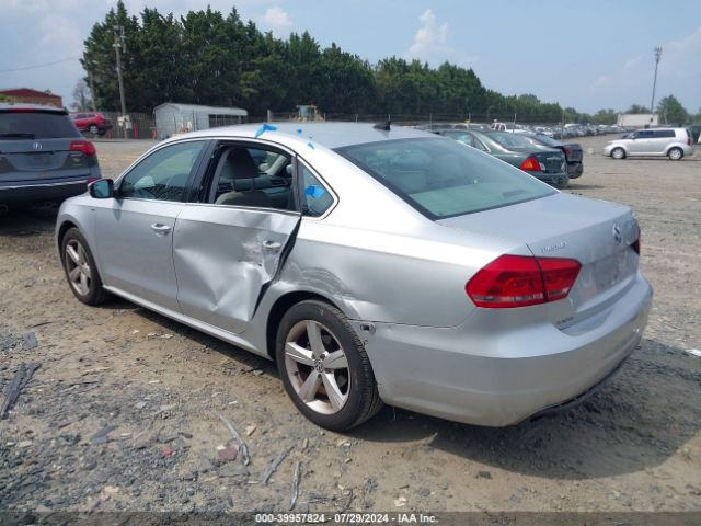 1VWAS7A3XEC036054 Volkswagen Passat 1.8t Wolfsburg Edition