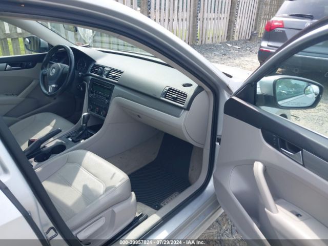 1VWAS7A3XEC036054 Volkswagen Passat 1.8t Wolfsburg Edition