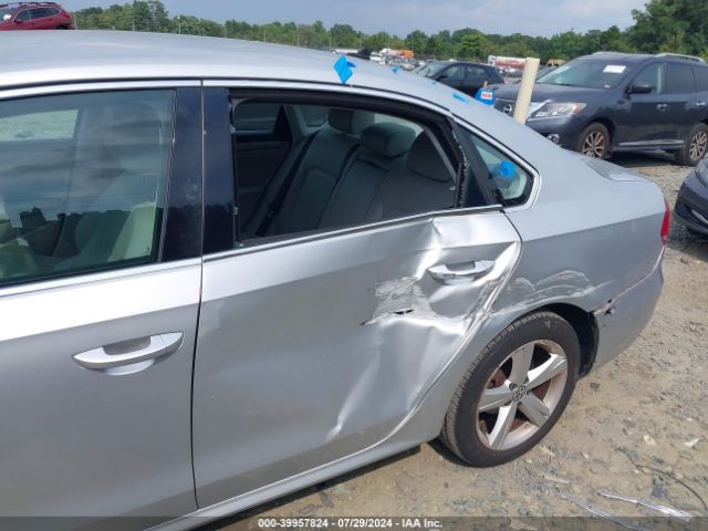 1VWAS7A3XEC036054 Volkswagen Passat 1.8t Wolfsburg Edition