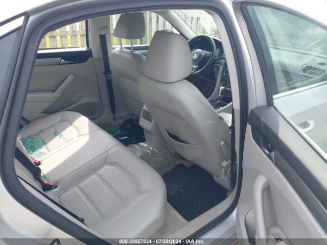 1VWAS7A3XEC036054 Volkswagen Passat 1.8t Wolfsburg Edition