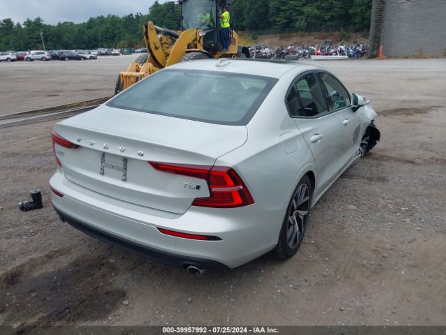 7JRA22TK5KG016245 Volvo S60 T6 Momentum