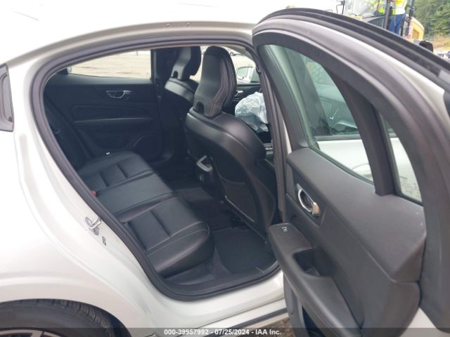 7JRA22TK5KG016245 Volvo S60 T6 Momentum